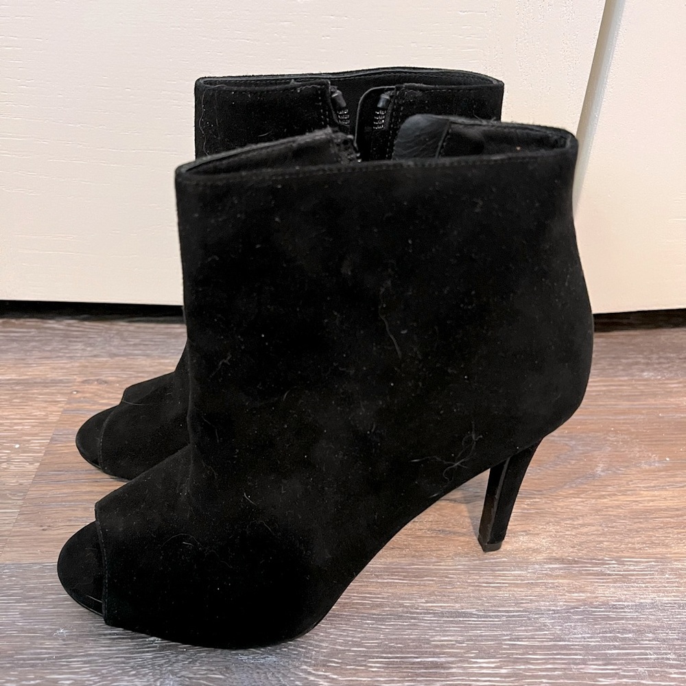 Michael Kors black suede ankle booties size 7.5